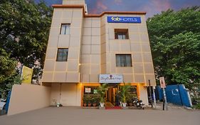 Via Lloyd'S Inn - Near Kodambakkam Railway Station